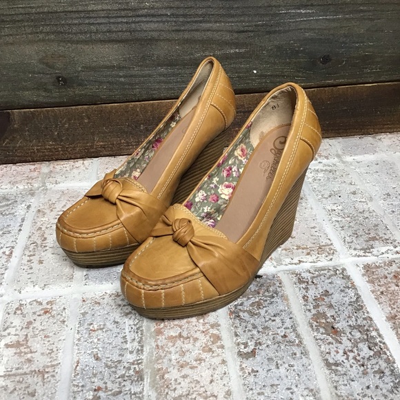 Seychelles Shoes - Seychelles closed toe wedges  SZ 8.5 *